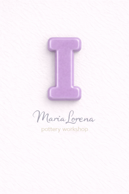 I Mayúscula lila