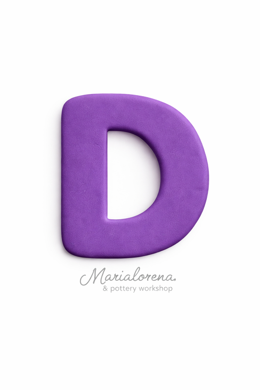 D Mayúscula morado