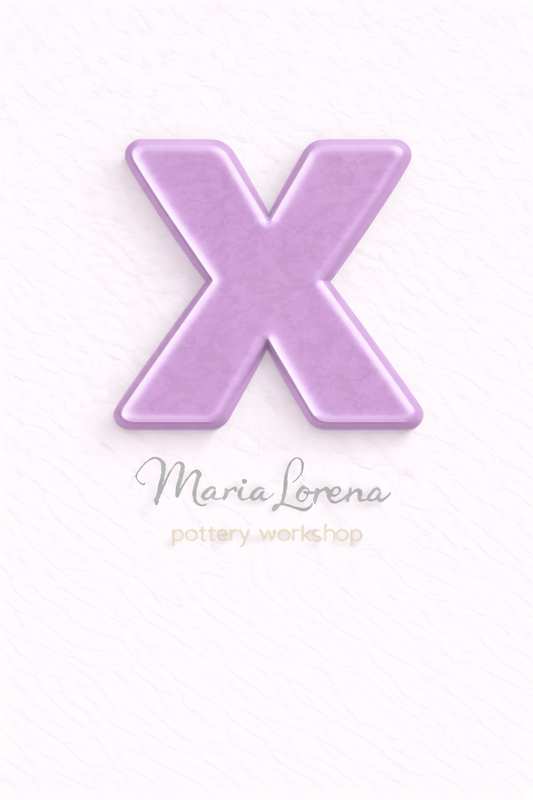 X Mayúscula lila