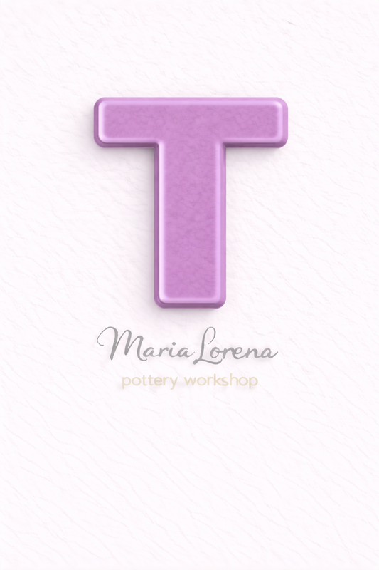 T Mayúscula lila
