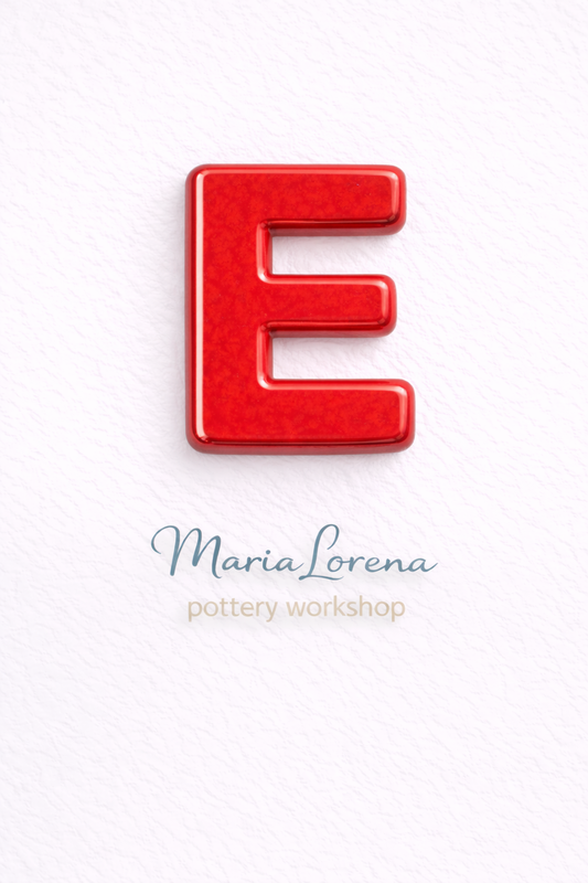E Mayúscula rojo