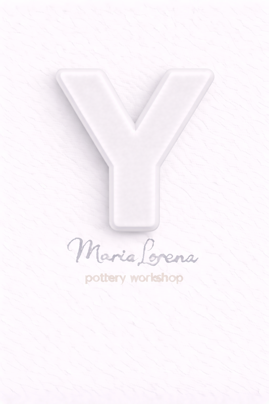 Y Mayúscula blanco